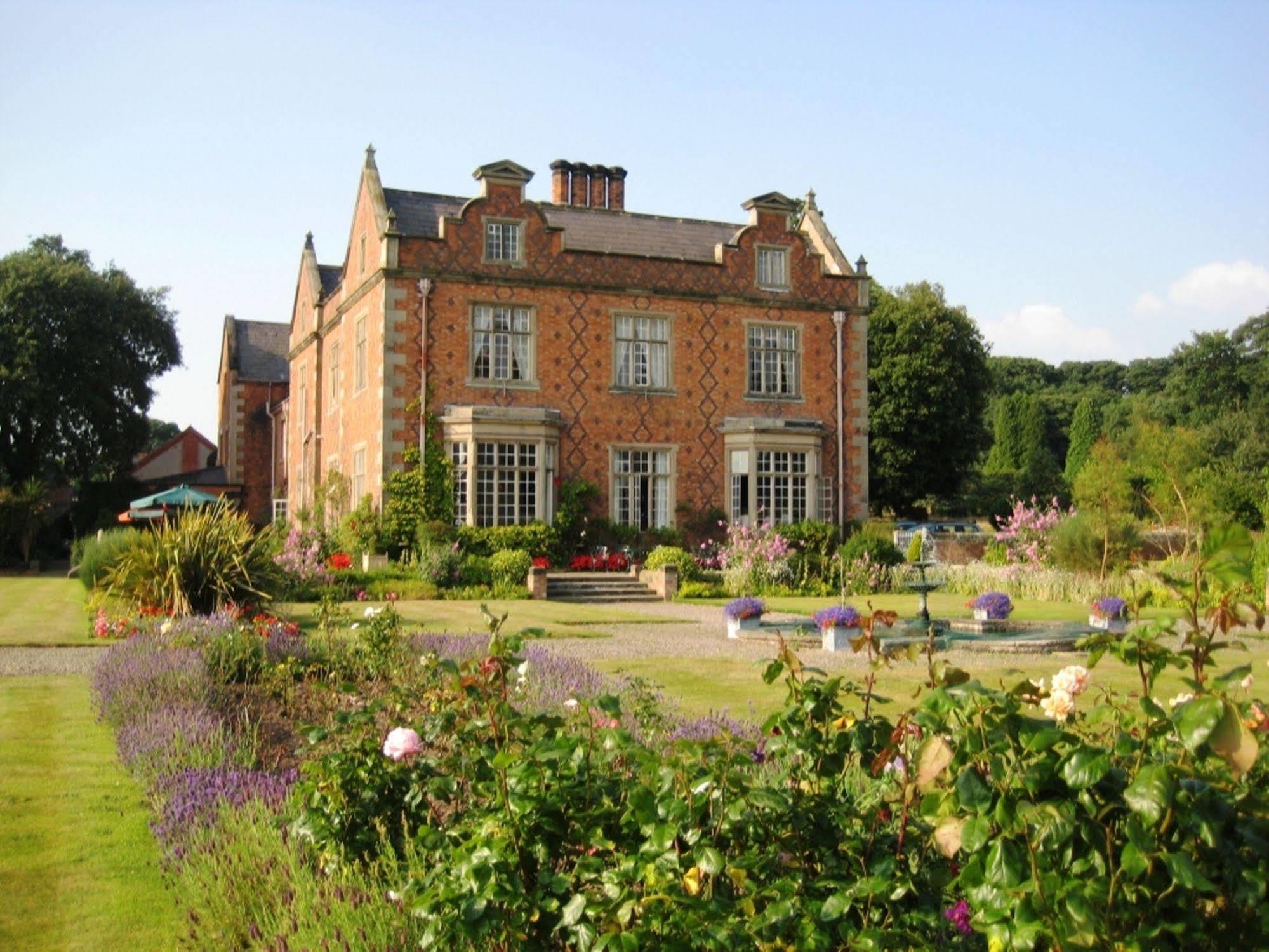Willington Hall Hotel Tarporley Eksteriør bilde