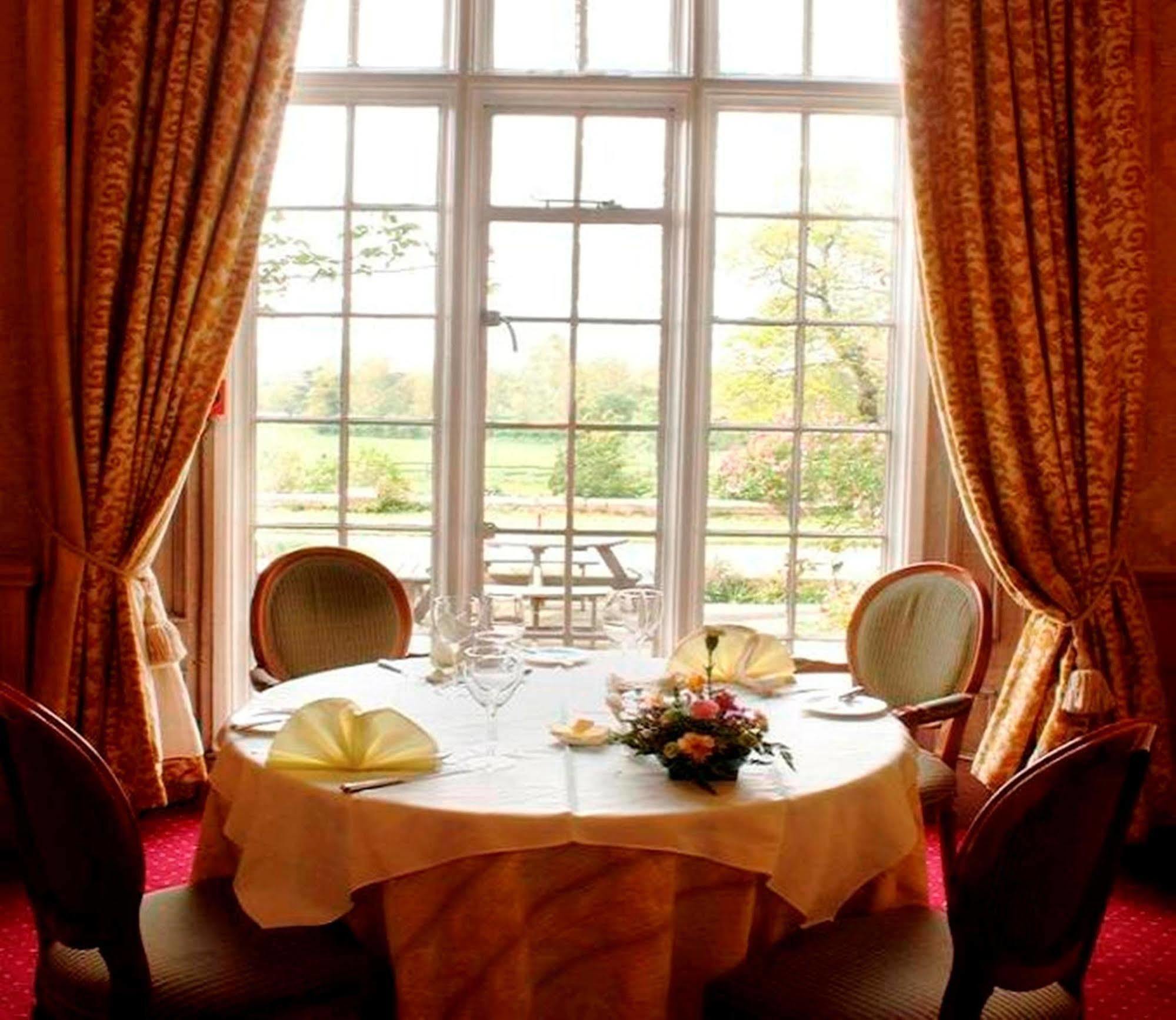 Willington Hall Hotel Tarporley Eksteriør bilde