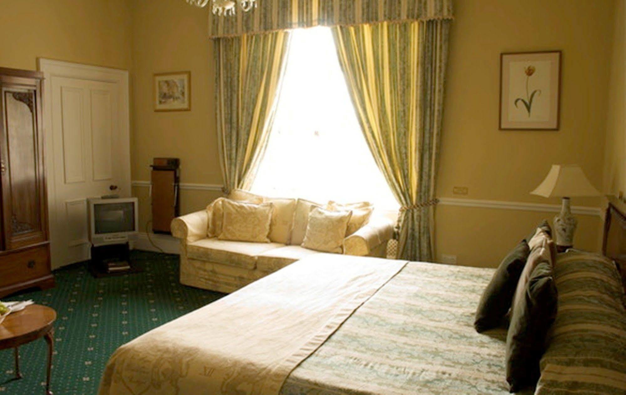 Willington Hall Hotel Tarporley Eksteriør bilde