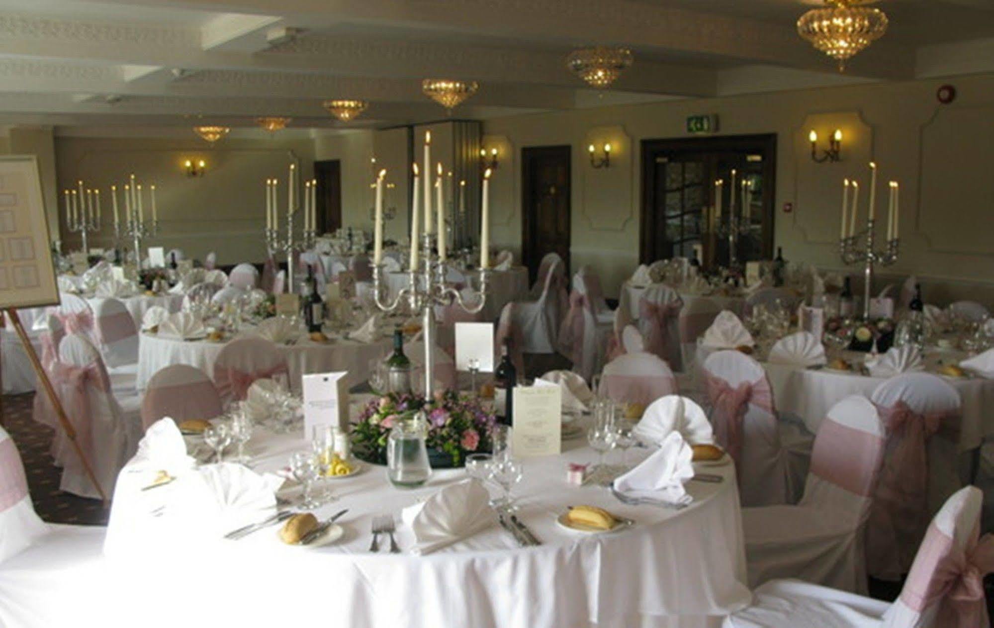 Willington Hall Hotel Tarporley Eksteriør bilde